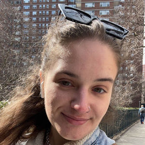 Meet your Posher, Caitlin